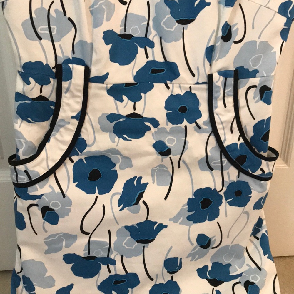 Women’s dress - Picture 3 of 4